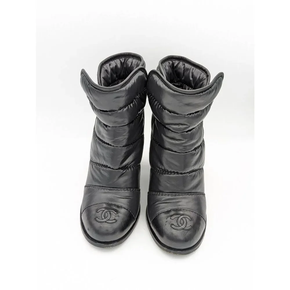 Chanel interlocking CC puffer ankle boots 38.5